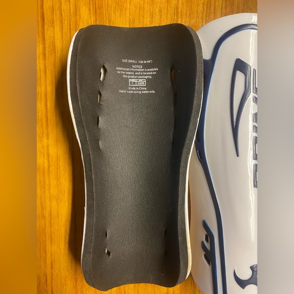 Brine Shin Guards Small 2009 - Picture 2 of 2